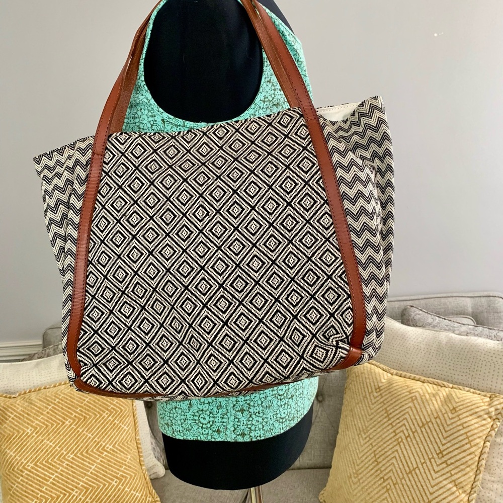 J. Jill NWT Black and White Geometric Tote Bag - Picture 2 of 10